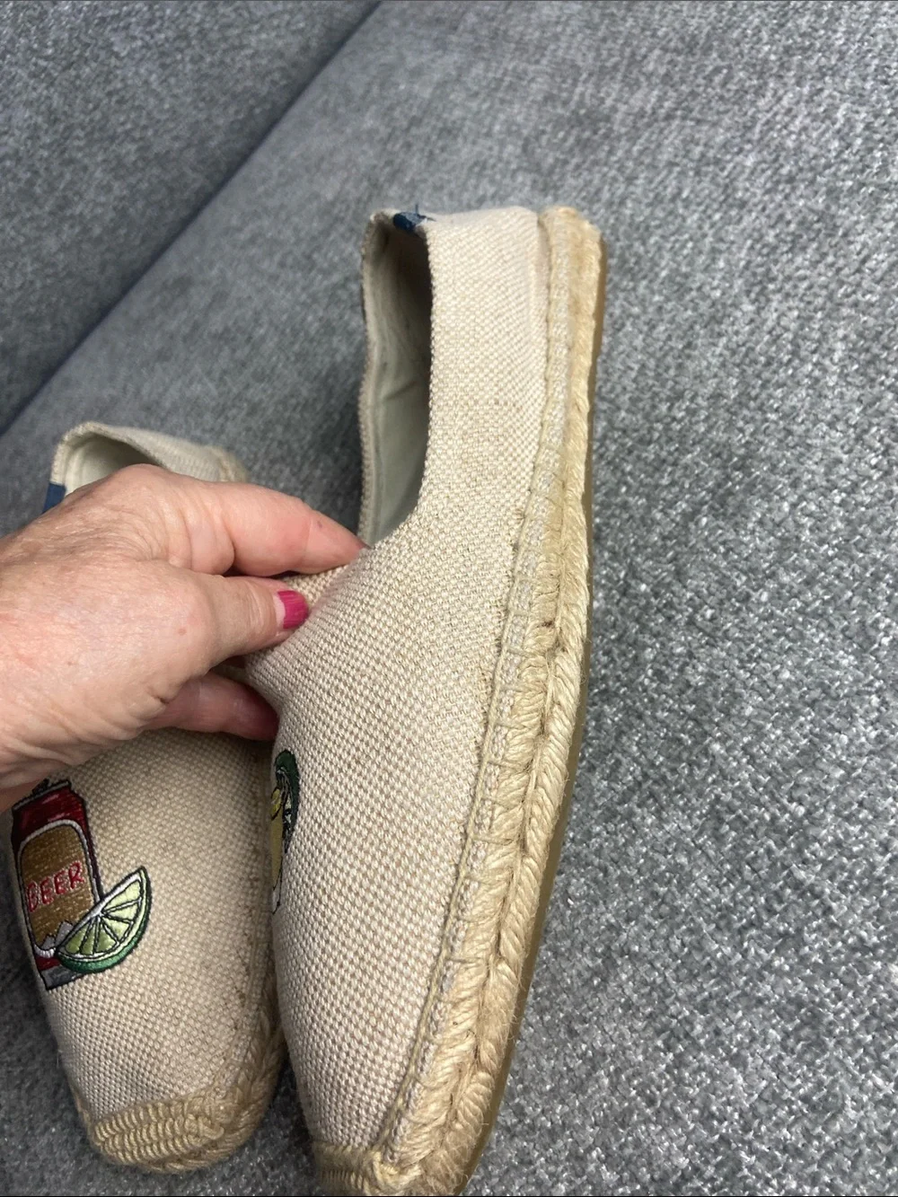 Soludos Natural Canvas mens size 12 Espadrilles with Red & Green Drink Embroider